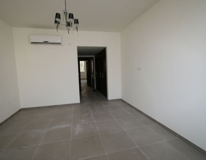 Residential Property 4 Bedrooms U/F Villa in Compound  for rent in Lusail , Doha-Qatar #14424 - 2  image 